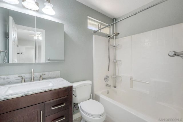 1329 Portola Ave, Spring Valley, CA 91977