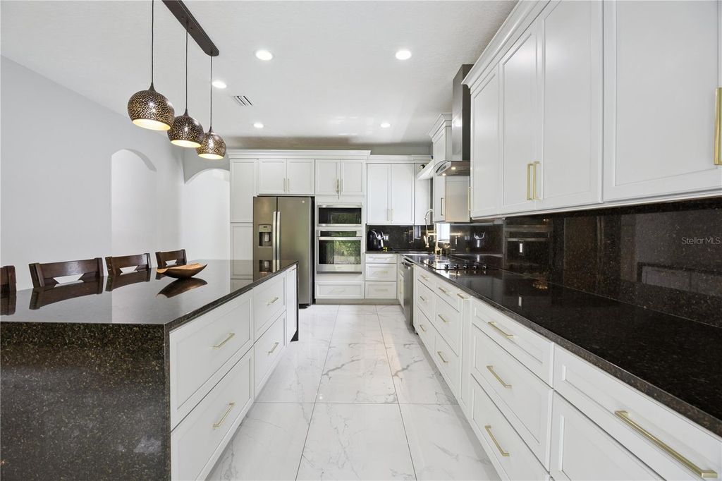 Image 13 of property listing at 10802 ARBOR VIEW BOULEVARD, Orlando, FL 32825