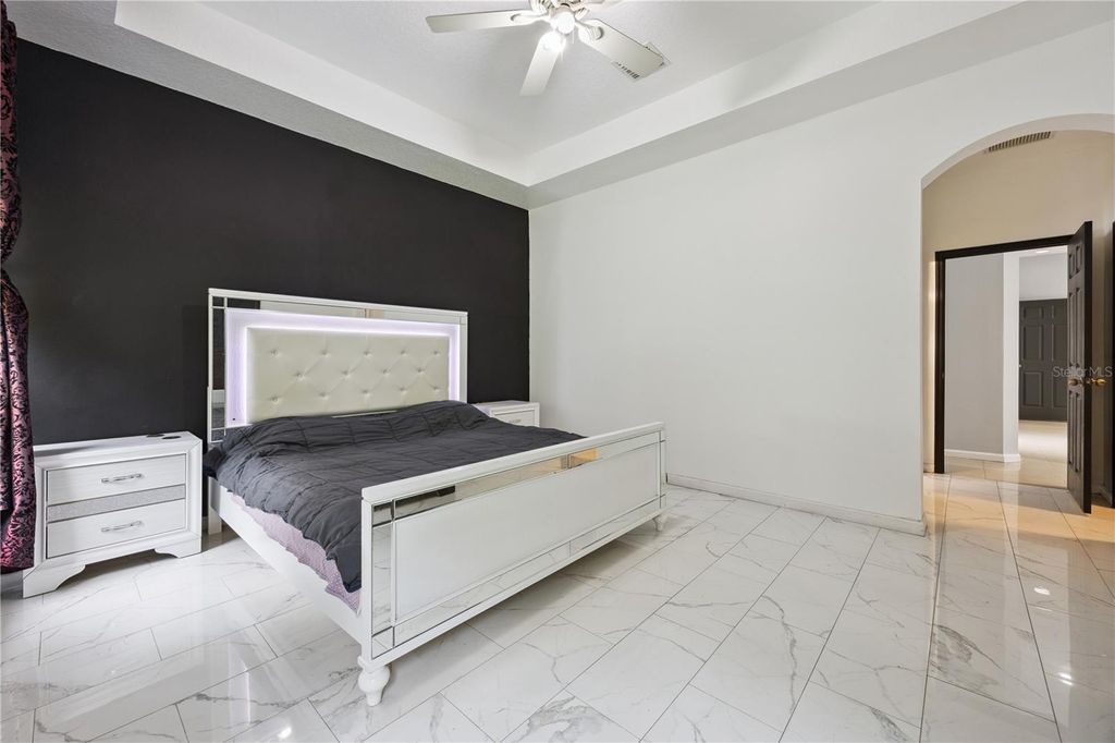 Image 20 of property listing at 10802 ARBOR VIEW BOULEVARD, Orlando, FL 32825