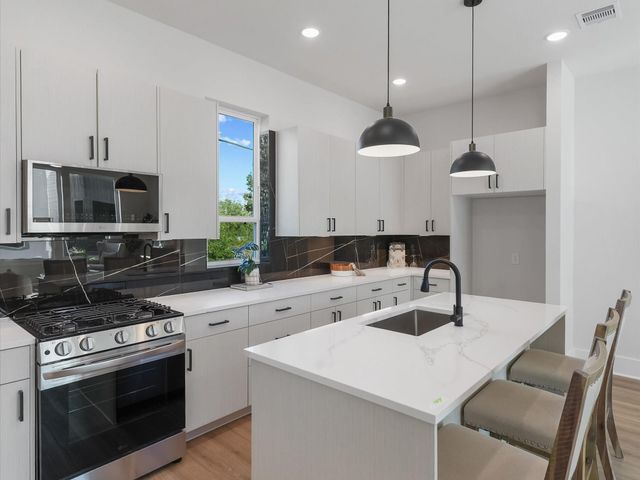 4709 Thornton Villas Lane, Houston, TX 77018