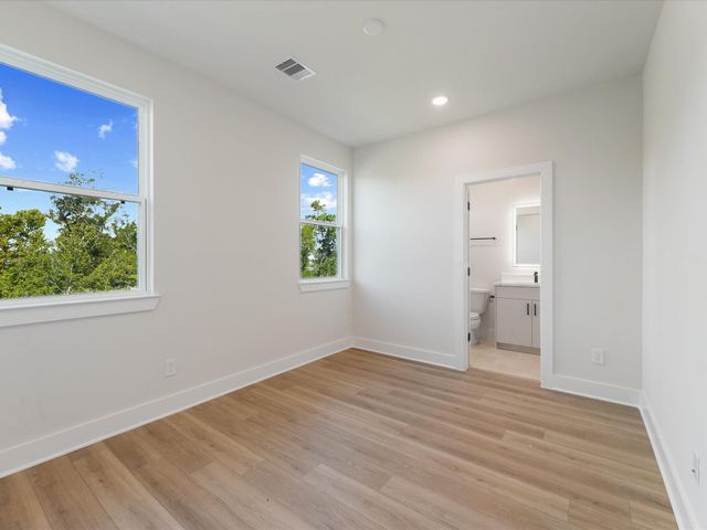 4709 Thornton Villas Lane, Houston, TX 77018