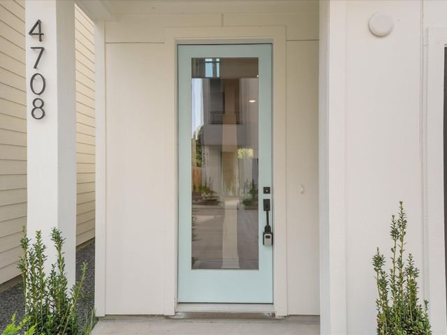 4709 Thornton Villas Lane, Houston, TX 77018