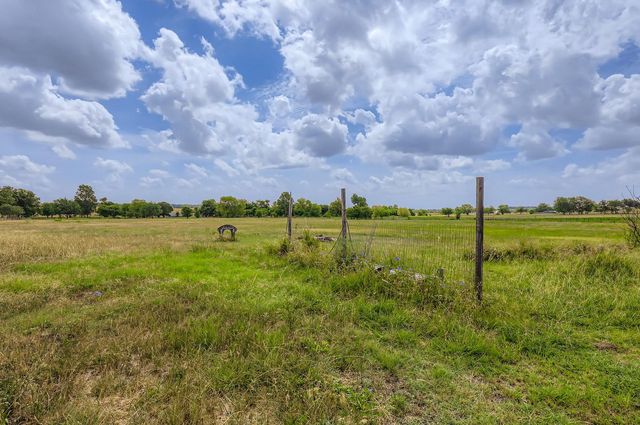 415 County Road 154, Georgetown, TX 78626
