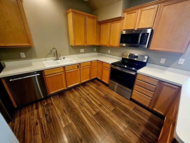 6637 Lamplight Drive, Albertville, MN 55301