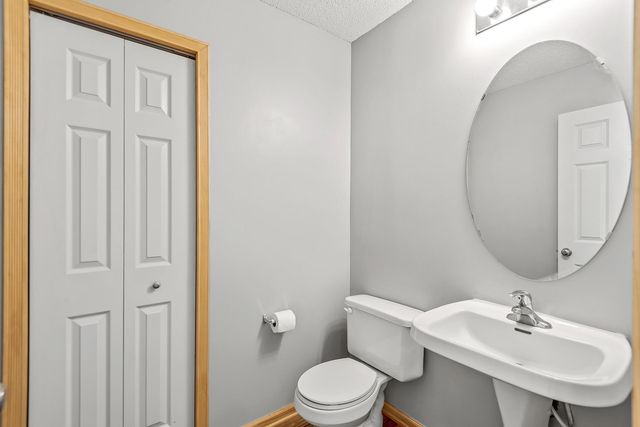 6637 Lamplight Drive, Albertville, MN 55301