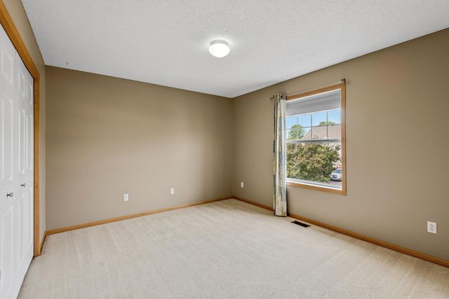 6637 Lamplight Drive, Albertville, MN 55301