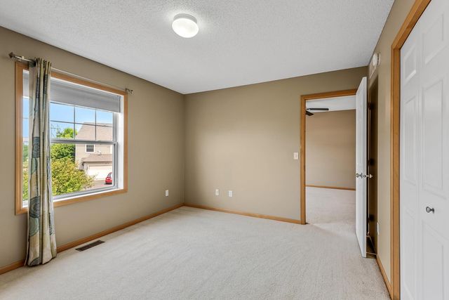6637 Lamplight Drive, Albertville, MN 55301