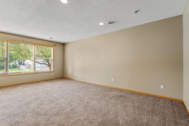 6637 Lamplight Drive, Albertville, MN 55301