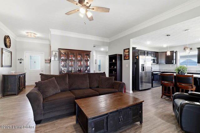 10917 Hidden Trail Ct, Louisville, KY 40229