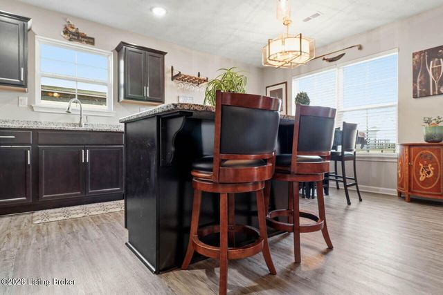 10917 Hidden Trail Ct, Louisville, KY 40229