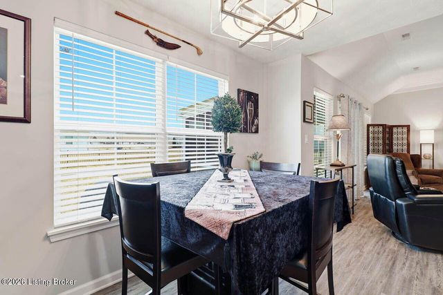 10917 Hidden Trail Ct, Louisville, KY 40229