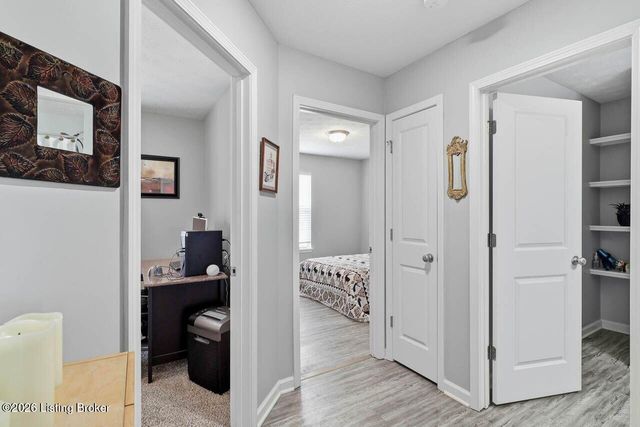 10917 Hidden Trail Ct, Louisville, KY 40229