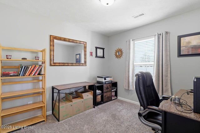 10917 Hidden Trail Ct, Louisville, KY 40229