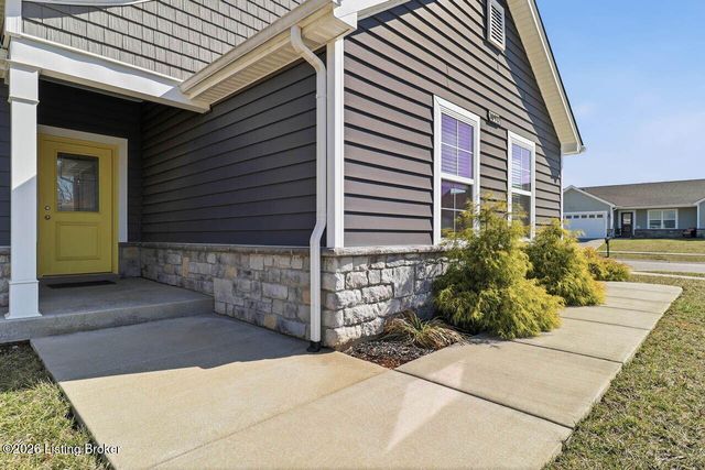 10917 Hidden Trail Ct, Louisville, KY 40229