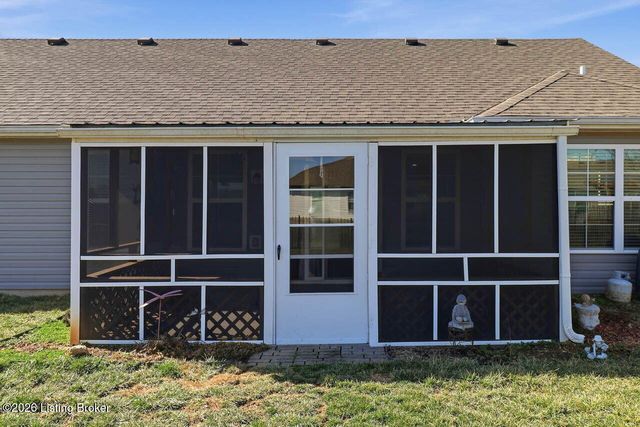 10917 Hidden Trail Ct, Louisville, KY 40229