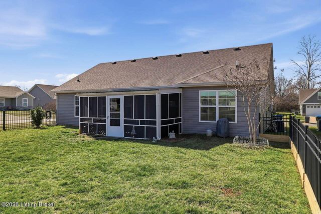 10917 Hidden Trail Ct, Louisville, KY 40229