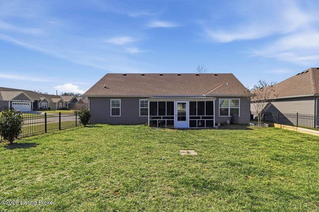 10917 Hidden Trail Ct, Louisville, KY 40229