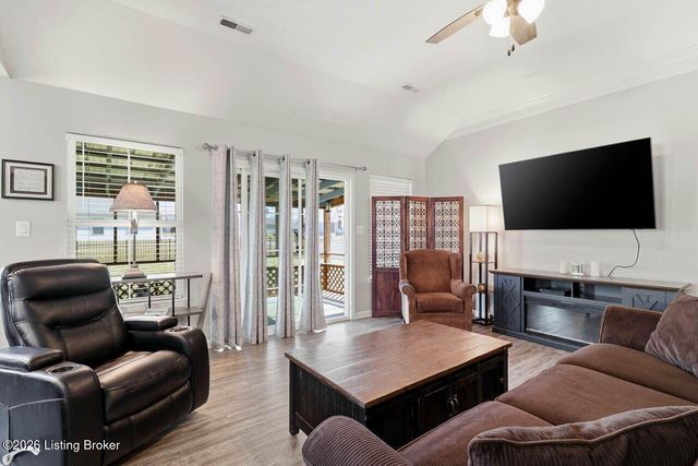 10917 Hidden Trail Ct, Louisville, KY 40229