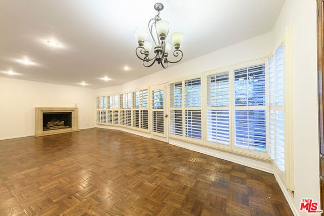 2559 Hutton Drive, Los Angeles, CA 90210