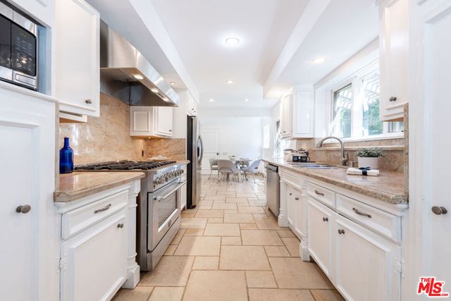 2559 Hutton Drive, Los Angeles, CA 90210
