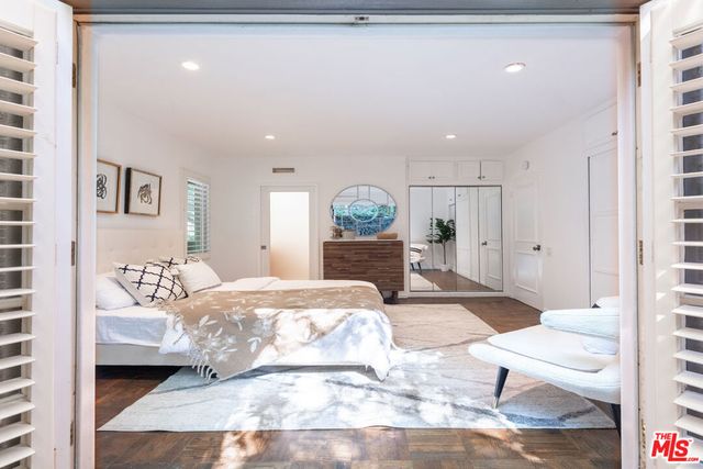 2559 Hutton Drive, Los Angeles, CA 90210