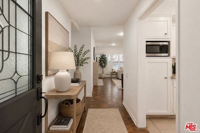 2559 Hutton Drive, Los Angeles, CA 90210