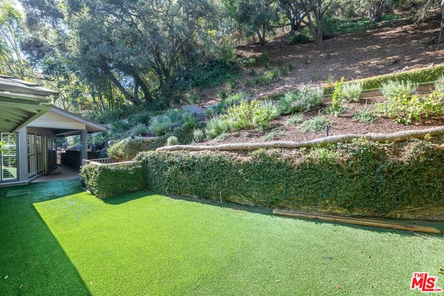 2559 Hutton Drive, Los Angeles, CA 90210