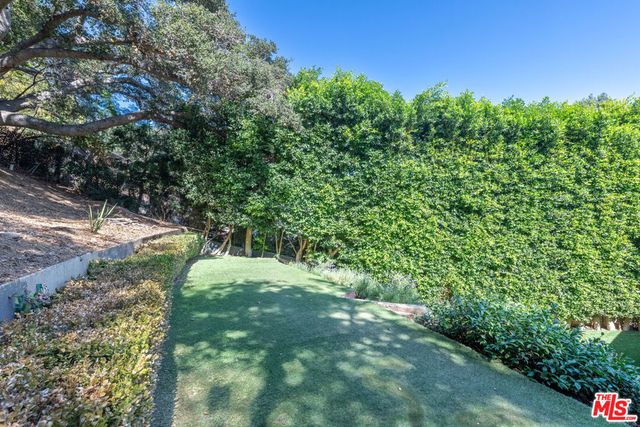 2559 Hutton Drive, Los Angeles, CA 90210