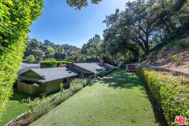 2559 Hutton Drive, Los Angeles, CA 90210