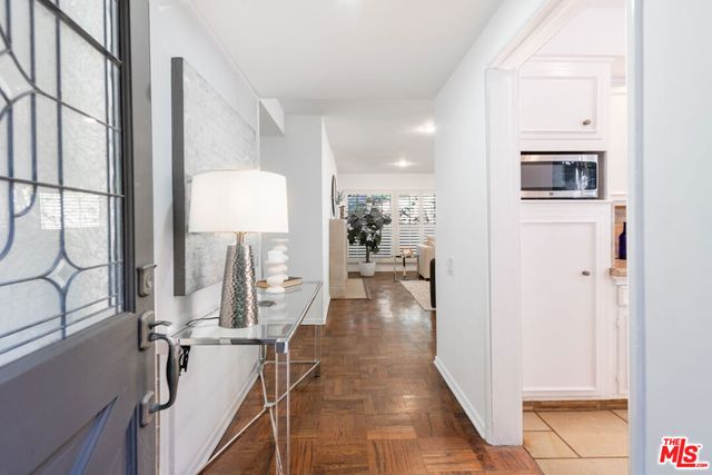 2559 Hutton Drive, Los Angeles, CA 90210