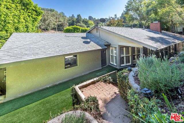2559 Hutton Drive, Los Angeles, CA 90210
