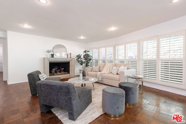 2559 Hutton Drive, Los Angeles, CA 90210