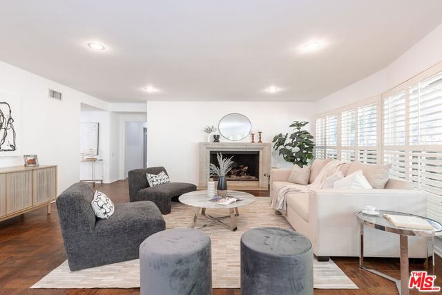 2559 Hutton Drive, Los Angeles, CA 90210