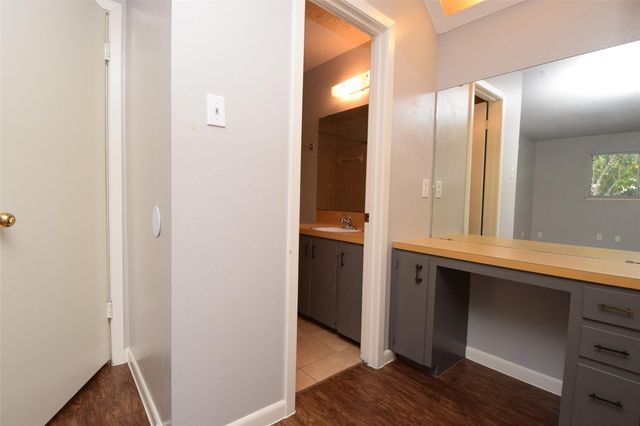 3313 S Oak DR, Austin, TX 78704