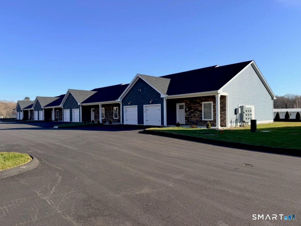 210 Munson Road 1D, Wolcott, CT 06716