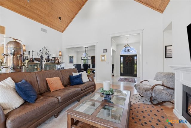211 Pintail Street, Kyle, TX 78640