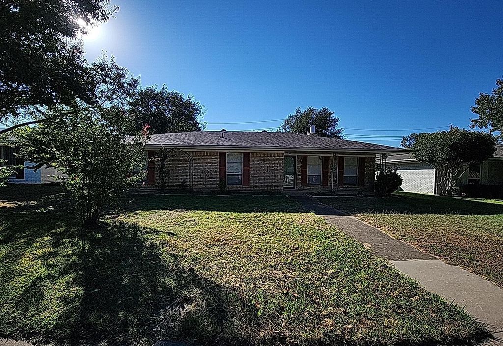 610 Pinebluff Drive, Lewisville, TX 75067