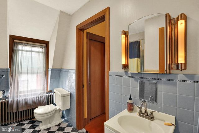 132 WINDSOR ST, Reading, PA 19601