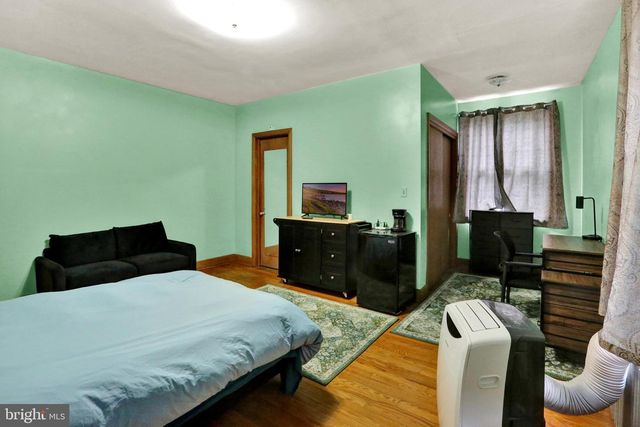 132 WINDSOR ST, Reading, PA 19601