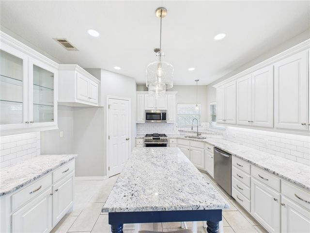 4404 Edinburgh Place, College Station, TX 77845