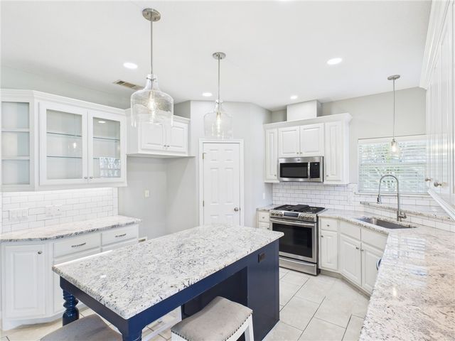 4404 Edinburgh Place, College Station, TX 77845