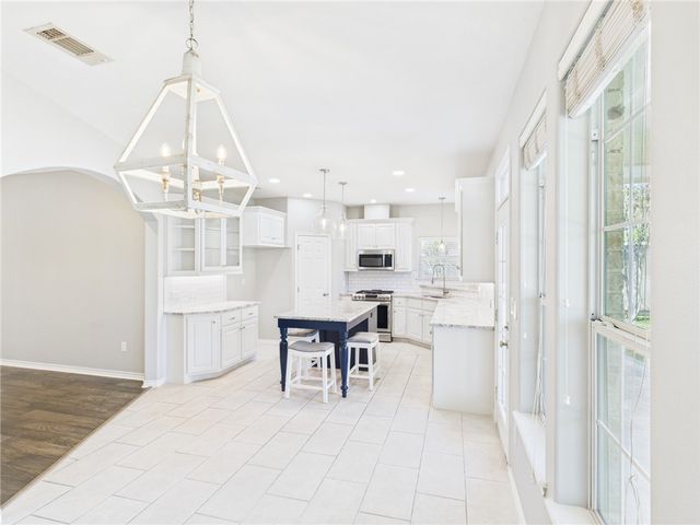 4404 Edinburgh Place, College Station, TX 77845