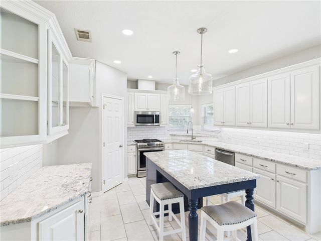 4404 Edinburgh Place, College Station, TX 77845