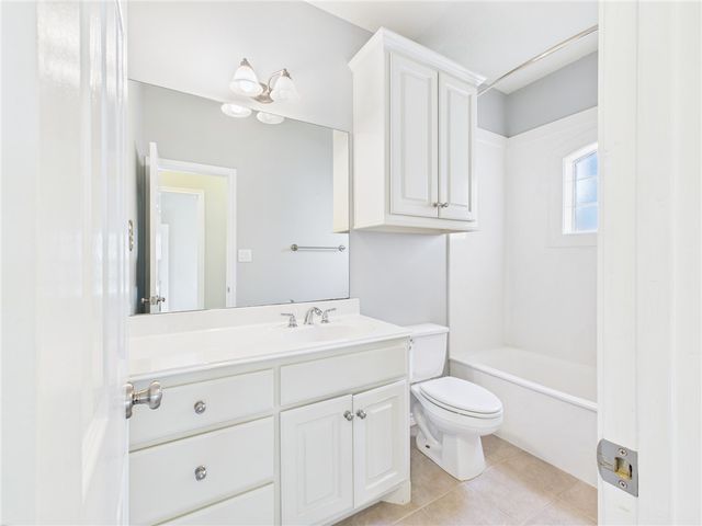 4404 Edinburgh Place, College Station, TX 77845