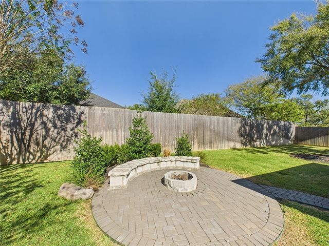 4404 Edinburgh Place, College Station, TX 77845