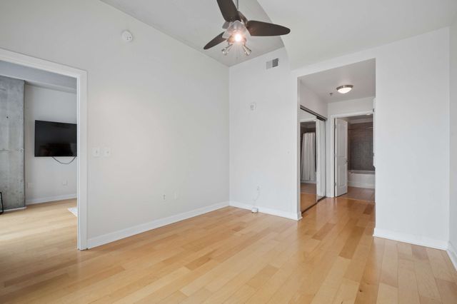 415 Church St Apt 1013, Nashville, TN 37219