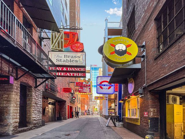415 Church St Apt 1013, Nashville, TN 37219
