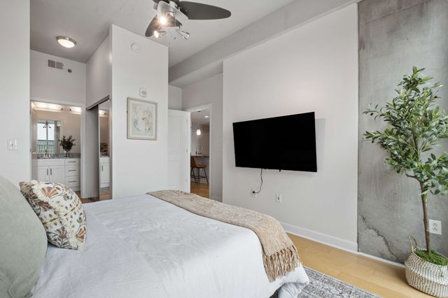 415 Church St Apt 1013, Nashville, TN 37219