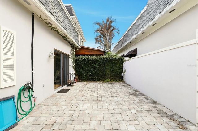 932 ASHINGTON PLACE, Orlando, FL 32804