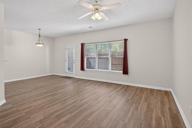 100 Eagle Glen Drive NE, Cartersville, GA 30121